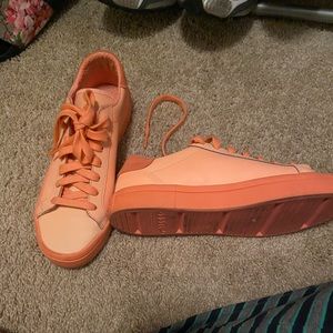 Coral Adidas